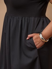 Vestido camiseta em jersey misto Live Unlimited - Imagem 3 de 5