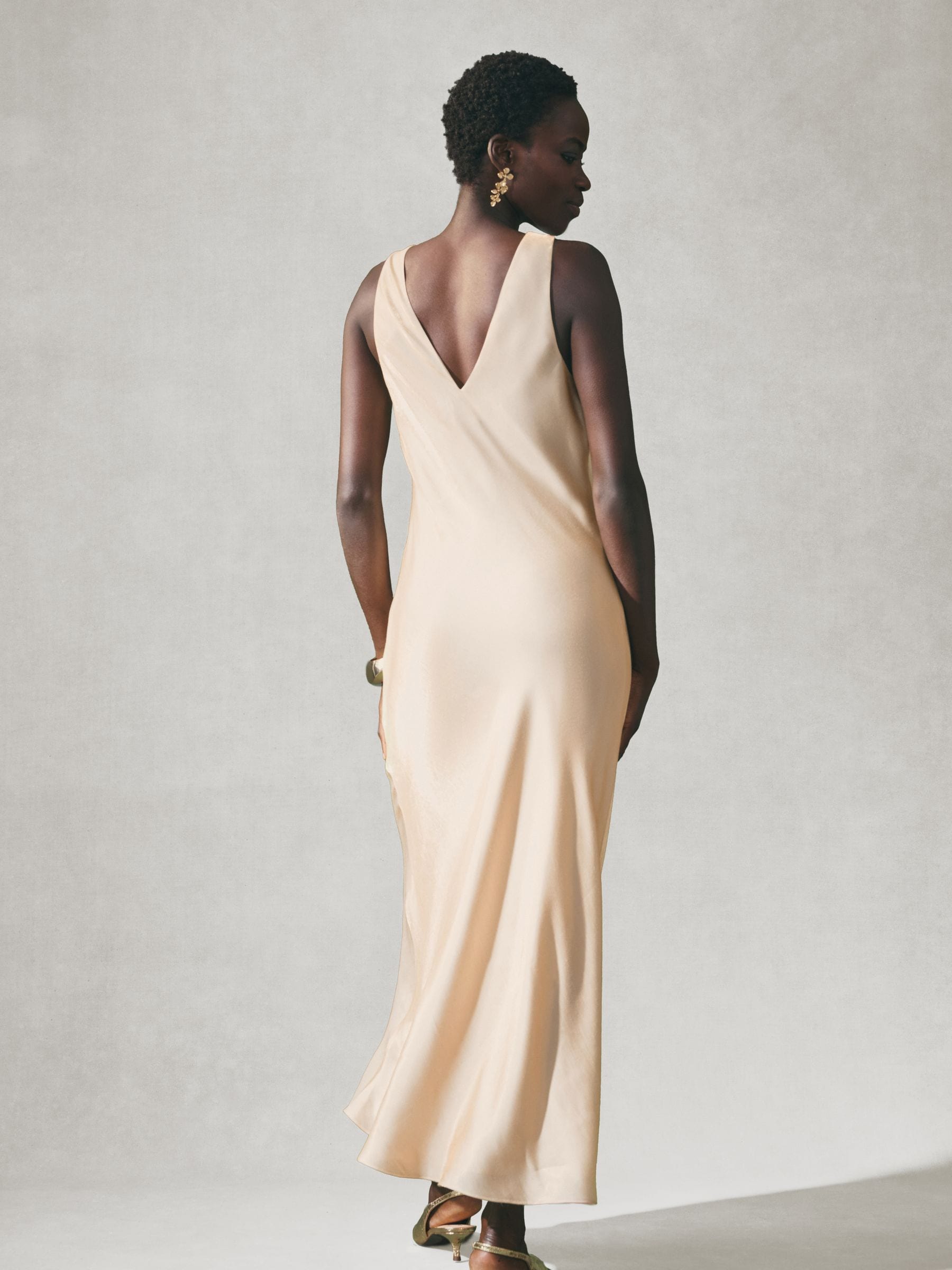 新品YILON SS CLASSIC GILET DRESS IVORY Buy Nothing Ordinary Gold Sleeveless Metallic Satin Bias Midi Slip