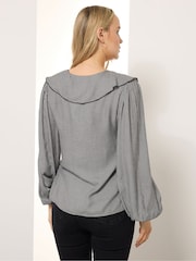 Blusa Long Tall Sally com gola Gingham - Imagem 3 de 4
