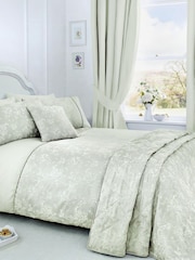 Dreams & Drapes Jasmine Jacquard Bedspread - صورة 3 من 3