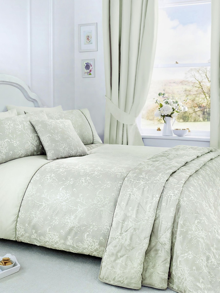 Dreams & Drapes Jasmine Jacquard Bedspread - صورة 3 من 3 Dreams & Drapes Jasmine Jacquard Bedspread - صورة 3 من 3