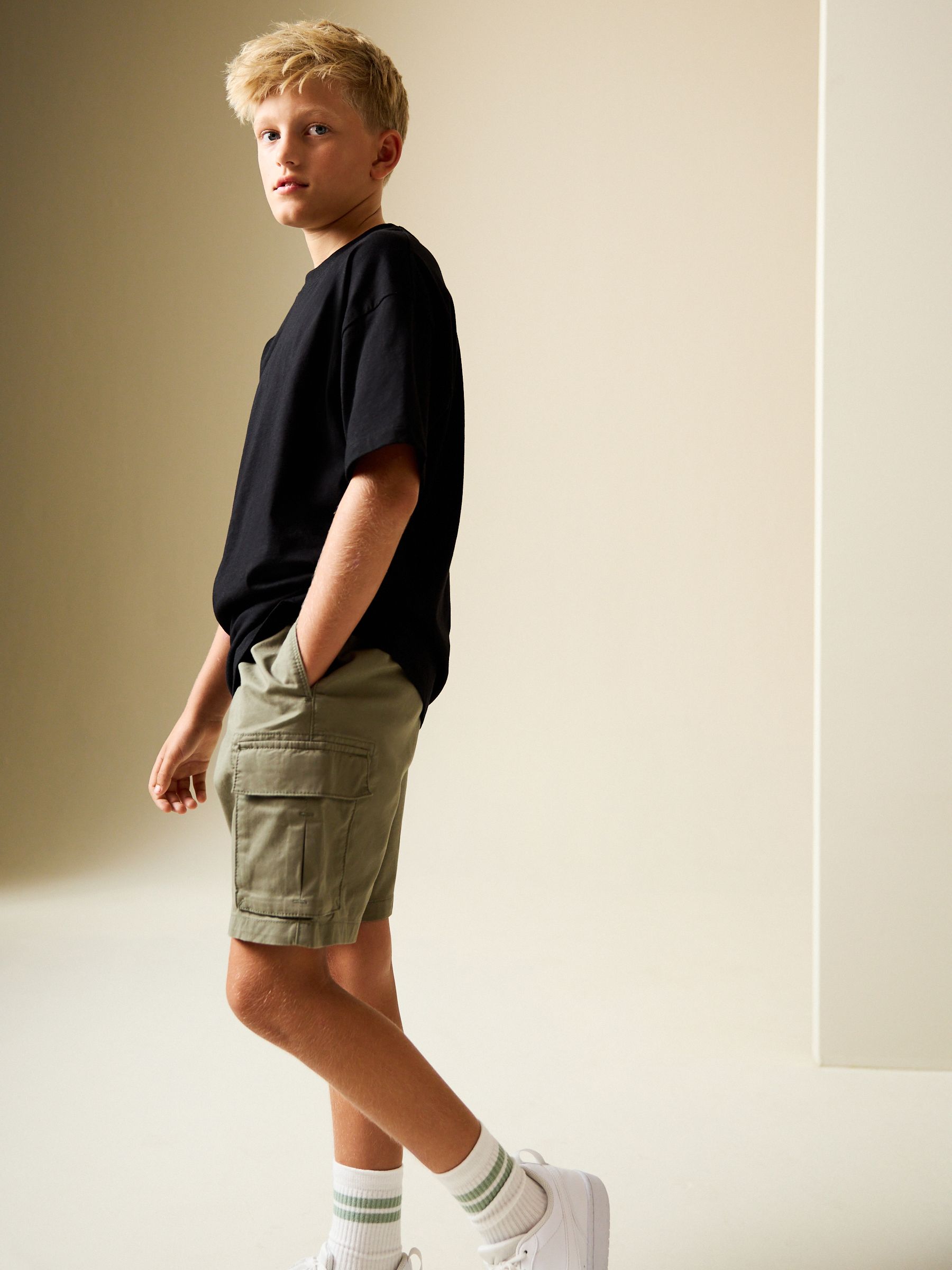 Next：日本 カーキ グリーン - カーゴショートパンツ（3～16 歳） from
