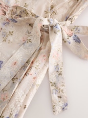 وردي مطرز بتصميم مورد - فستان متوسط الطول ملفوف بأكمام منفوخة قصيرة للمناسبات - صورة 7 من 8