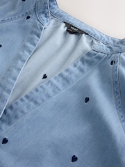 أزرق داكن - Heart Embroidered V-Neck Puff Sleeve Denim Blouse - صورة 7 من 7