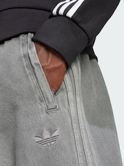 adidas Originals Grey Adicolor Loose Denim Jeans - Image 4 of 6