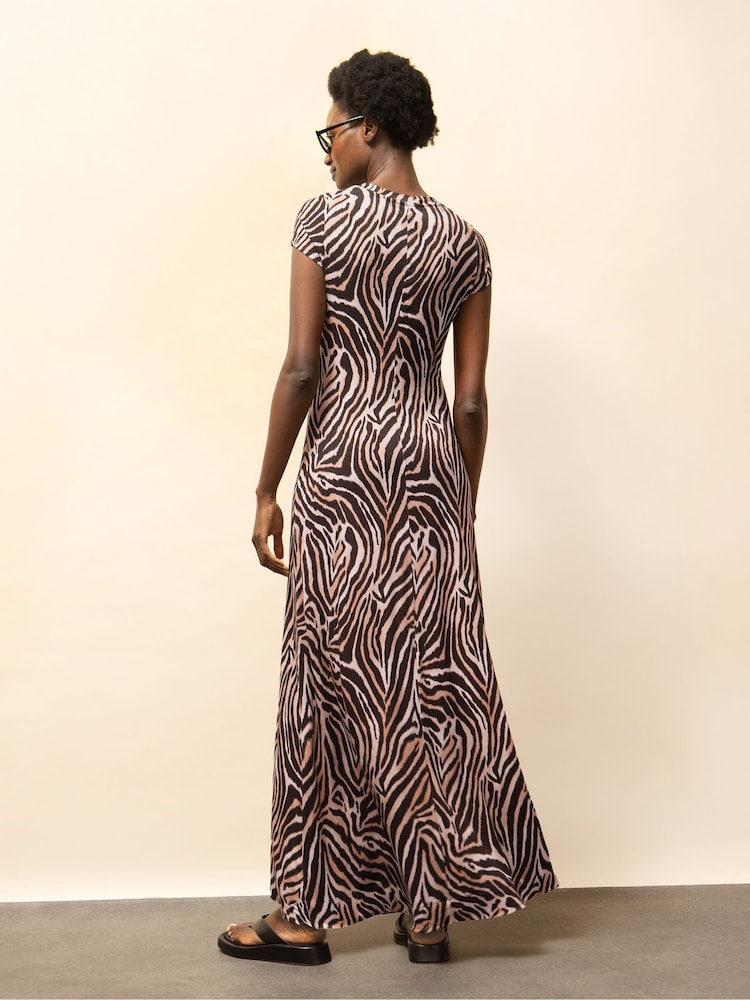 Ro&Zo Animal Print Neutral Zebra Print Jersey Maxi Dress - Image 5 of 5