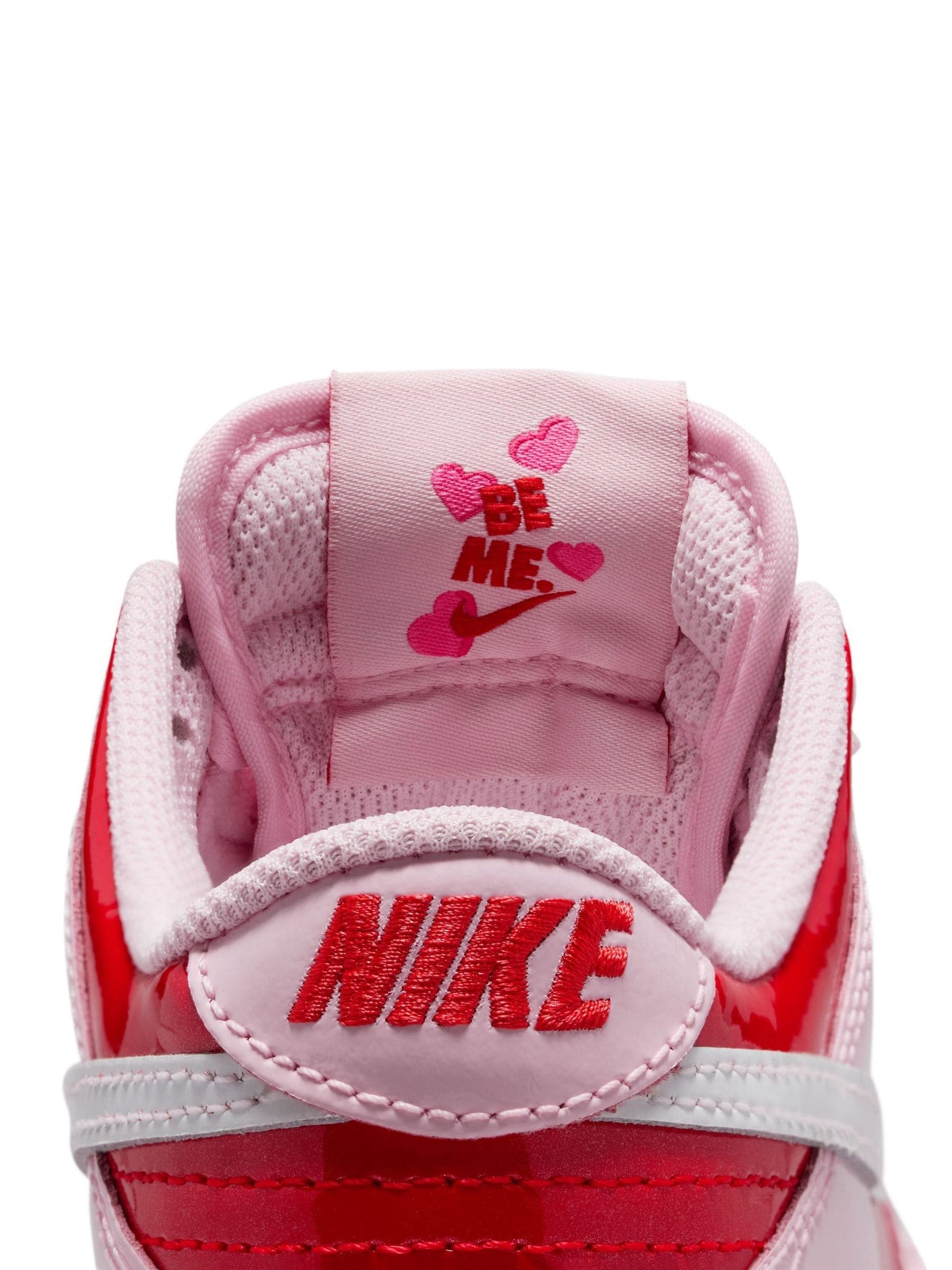 Next：日本 ピンク / レッド ハート - Nike ジュニア Dunk ローカット