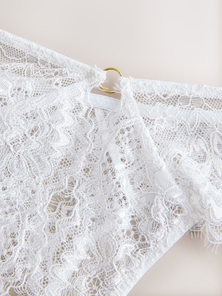 सेतो - लेस निकरहरू - 3मध्ये 3 तस्बिर