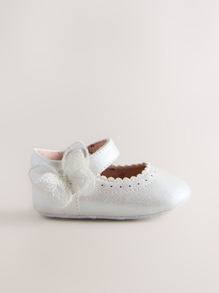 White Shimmer Butterfly - Sapatos de bebê Mary Jane (0-18meses) - Imagem 2 de 6 White Shimmer Butterfly - Sapatos de bebê Mary Jane (0-18meses) - Imagem 2 de 6