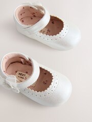 White Shimmer Butterfly Mary Jane Baby Shoes (0-18mths) - Image 4 of 6