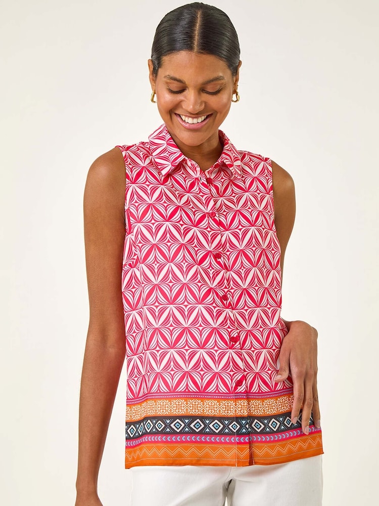 Blusa com botões e estampa de borda geométrica romana - Imagem 1 de 5