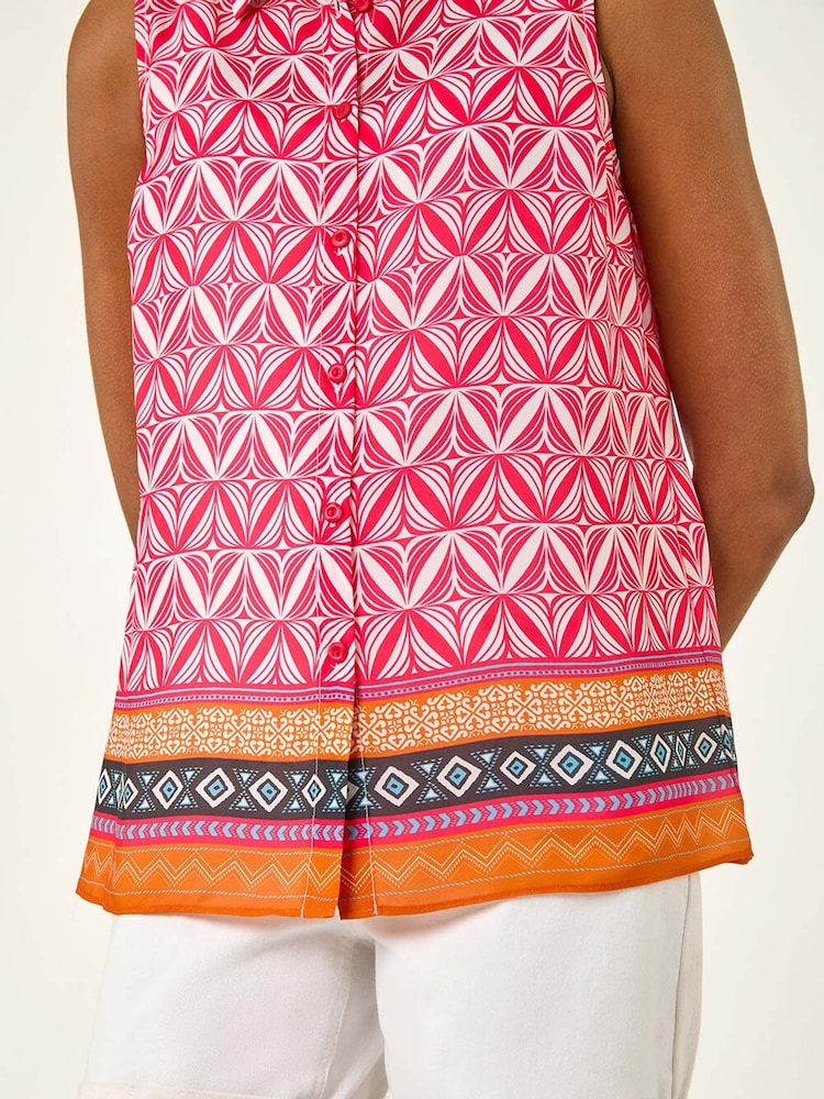 Blusa com botões e estampa de borda geométrica romana - Imagem 5 de 5