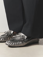 Pewter - N. Premium Ruched Bow Loafer - 10ичинен 3 сүрөт
