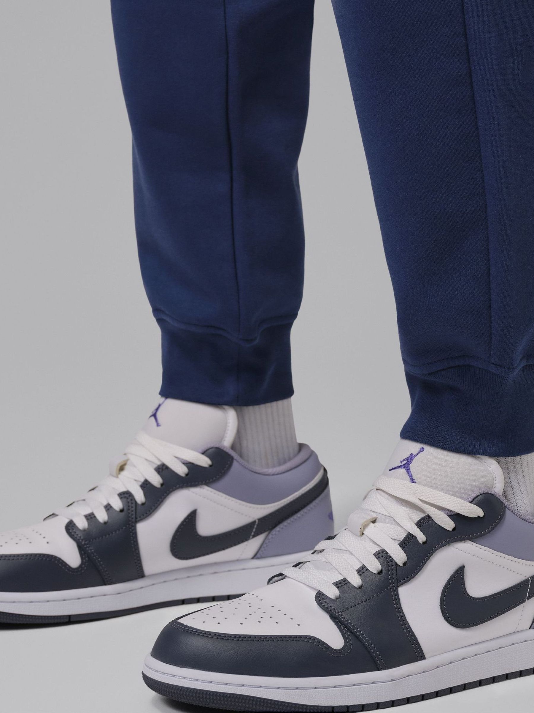 aj1 midnight navy outfit