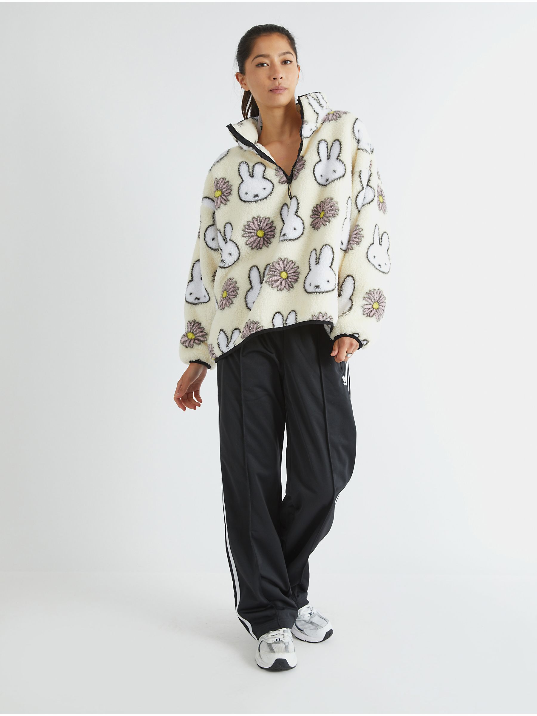 ダッフィー Buy Skinnydip White Miffy x Flower Longline Fleece from Next USA