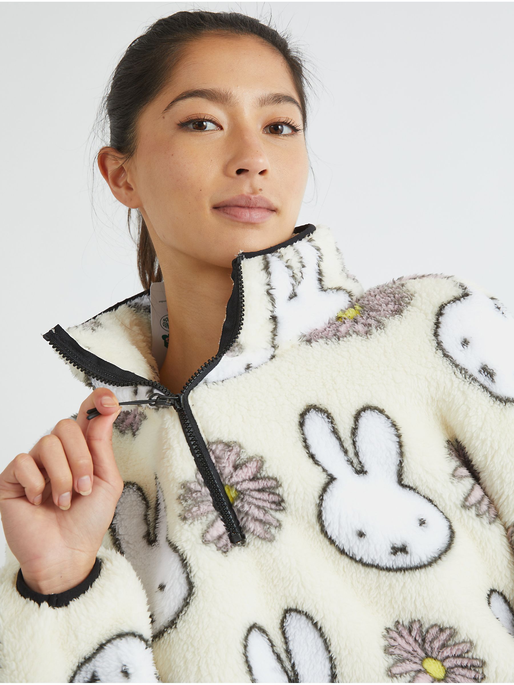 ダッフィー Buy Skinnydip White Miffy x Flower Longline Fleece from Next USA