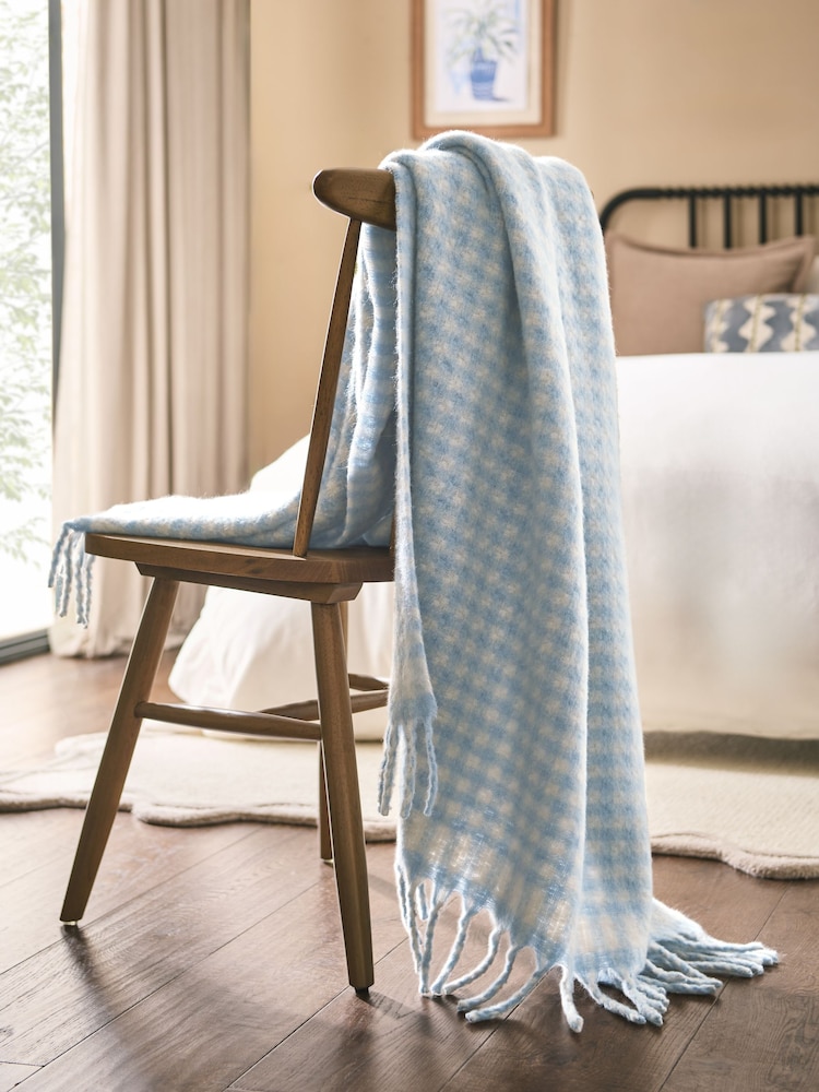 Blue Gingham Cosy Throw - Image 2 of 7