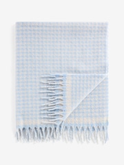 Blue Gingham Cosy Throw - Image 6 of 7