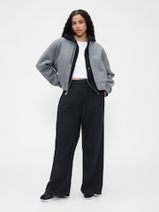Gap 365 High Waisted UltraSoft Pleated Denim Trousers - Bild 5 von 5