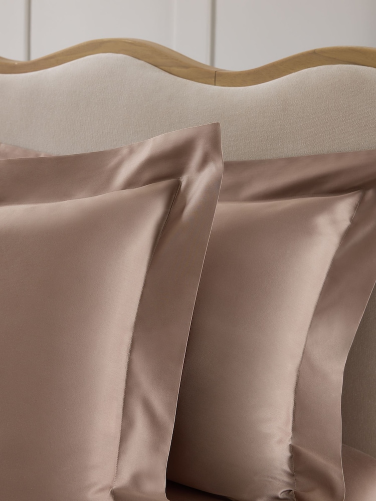 Set of 2 Dark Natural 400 Thread Count Egyptian Cotton Pillowcases - Image 3 of 3