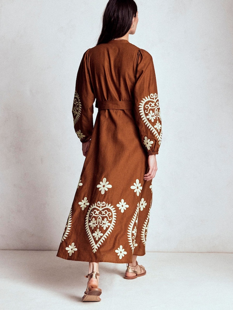 embroidered floral shift dress Navy Floral Metallic Embroidered Flutter Sleeve Shift Dress main image 0
