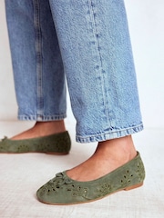 Boden Cut Out Ballet Flats - صورة 1 من 5