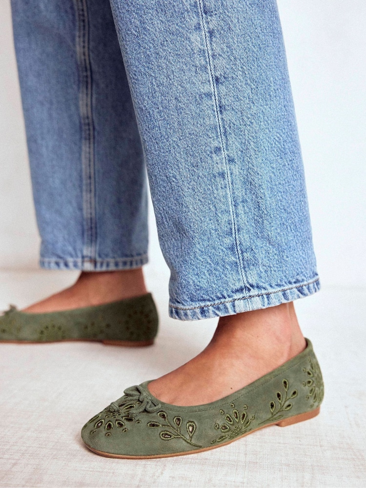 Boden Cut Out Ballet Flats - صورة 1 من 5