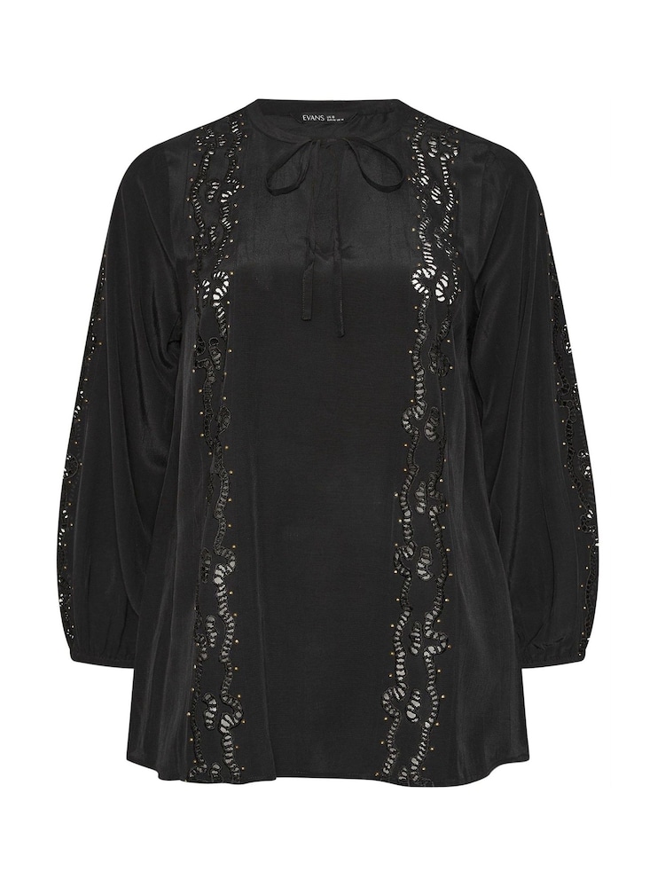 Evans Blue Cutwork Boho Top - Image 6 of 6 Evans Blue Cutwork Boho Top - Image 6 of 6