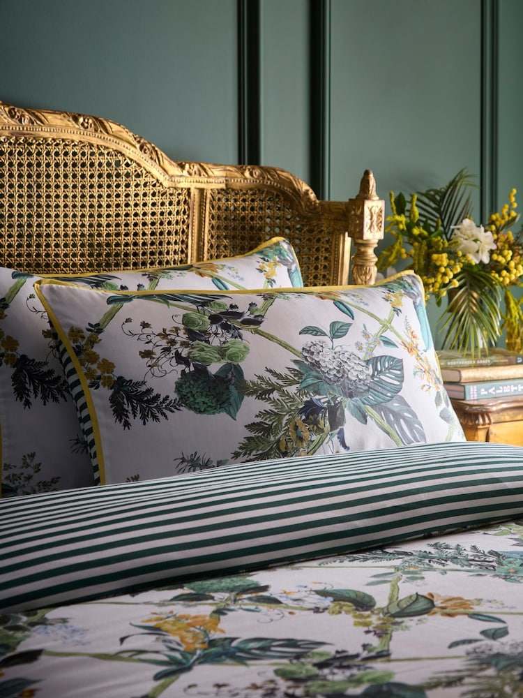 Laurence Llewelyn-Bowen Green Cotswold Fantasia Duvet Cover Set - Image 2 of 4 Laurence Llewelyn-Bowen Green Cotswold Fantasia Duvet Cover Set - Image 2 of 4