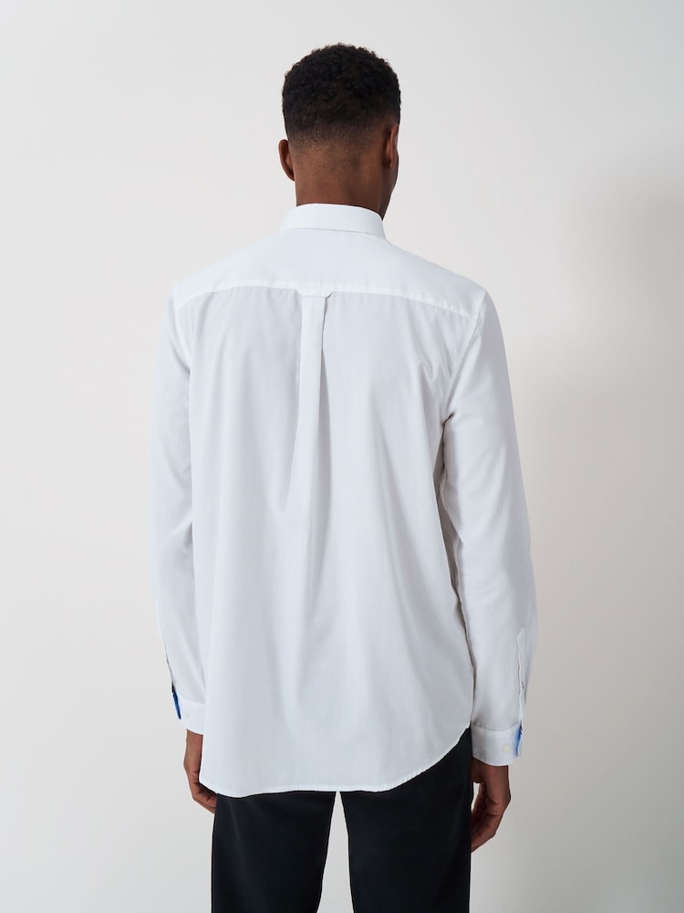 Camisa de popeline de algodão simples da Crew Clothing - Imagem 2 de 5
