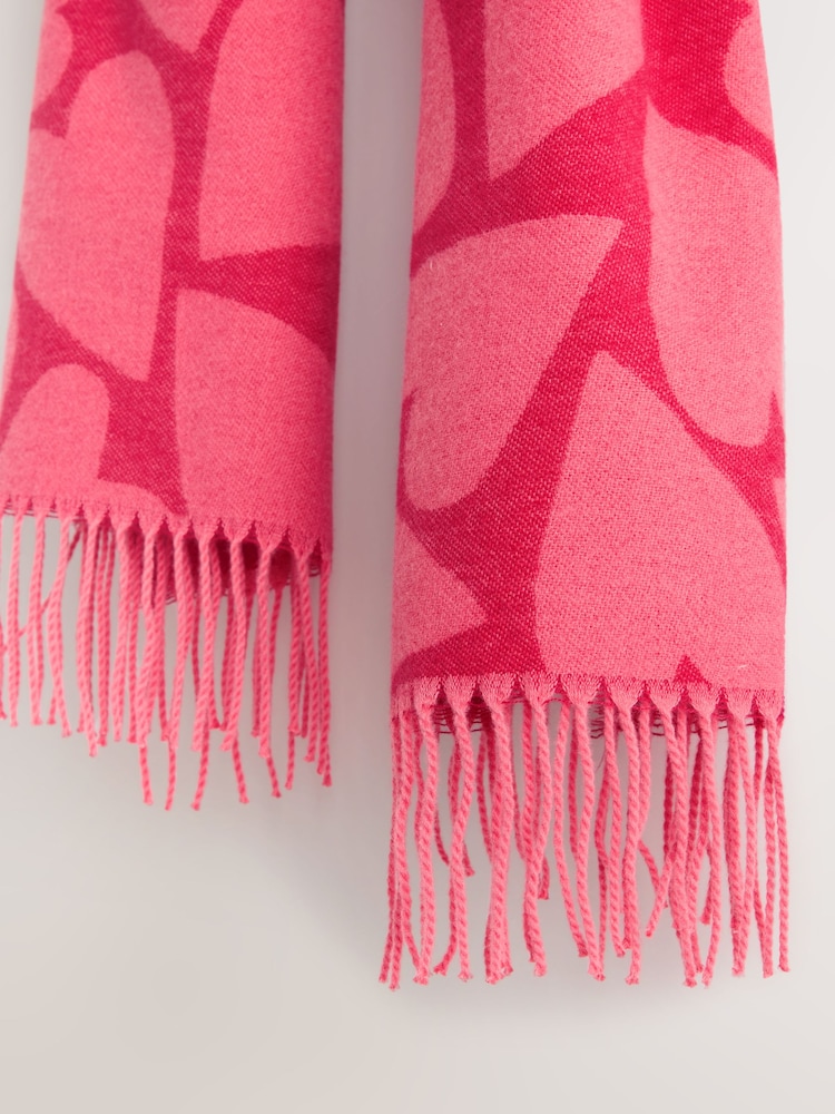 أحمر/وردي طبعة قلب - وشاح متوسط الوزن - صورة 6 من 6 أحمر/وردي طبعة قلب - وشاح متوسط الوزن - صورة 6 من 6