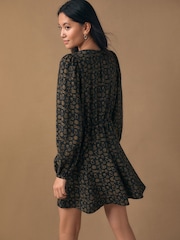 Black Croissant Print - Mini Long Sleeve A-Line Seam Detail Dress - Imagen 4 de 8