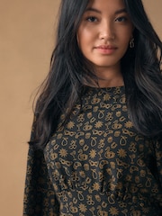 Black Croissant Print - Mini Long Sleeve A-Line Seam Detail Dress - Imagen 5 de 8