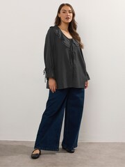 Yours Curve Ruffle Tie Front Cover-Up - صورة 3 من 5