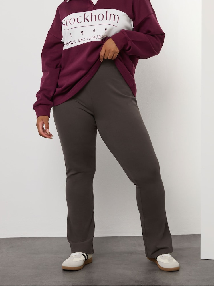 Castanho - Leggings Flare Yours Curve - Imagem 2 de 5
