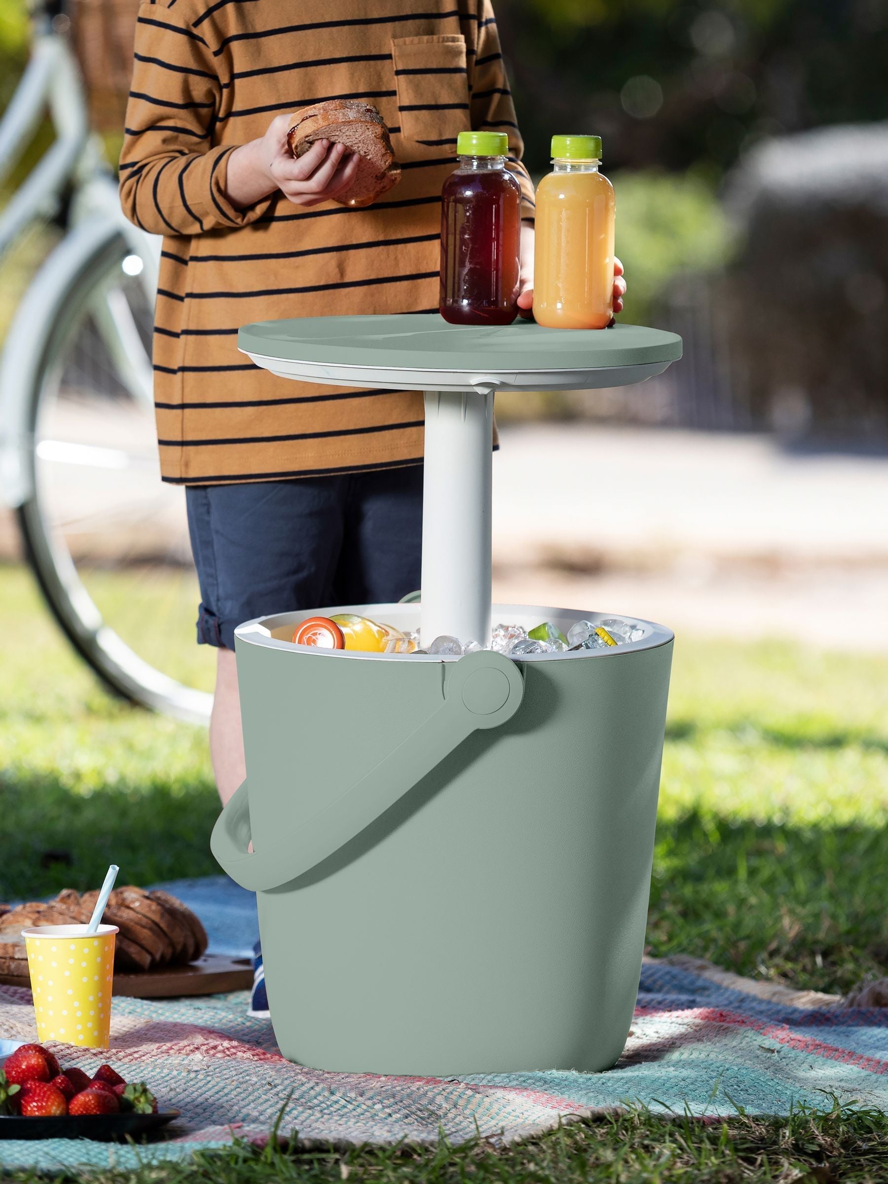 Keter Go Bar 16L Drinks Cooler and Serving Table - Green - Image 3
