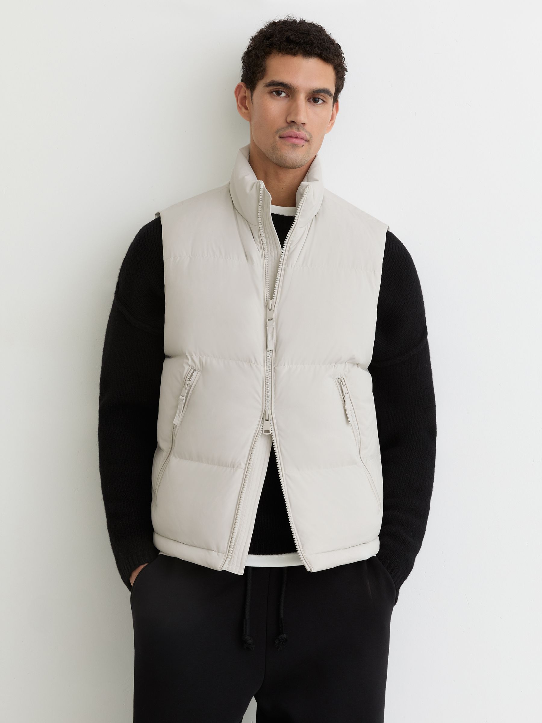 Reiss Light Stone Saturn Quilted Zip-through Puffer Gilet In Gray