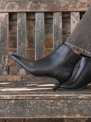 Negro - Botas de taco de aguja con punta cerrada y cierre de seguridad Linzi - Imagen 3 de 7