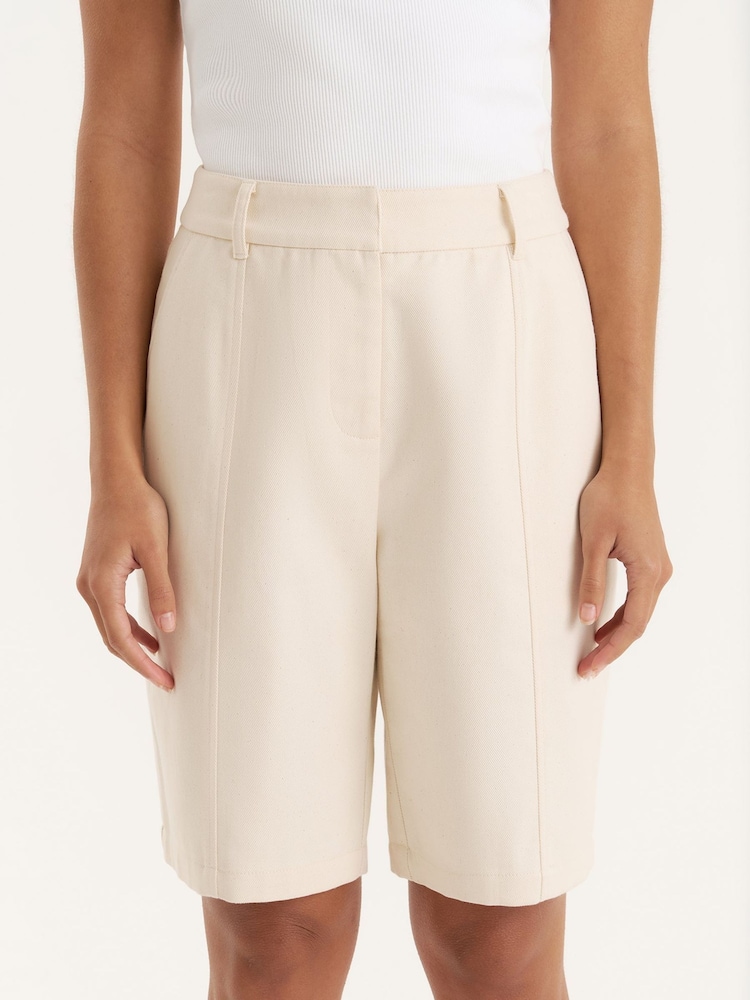 4th & Reckless Cream Tailored Longline Cargo Shorts - Image 5 of 5
