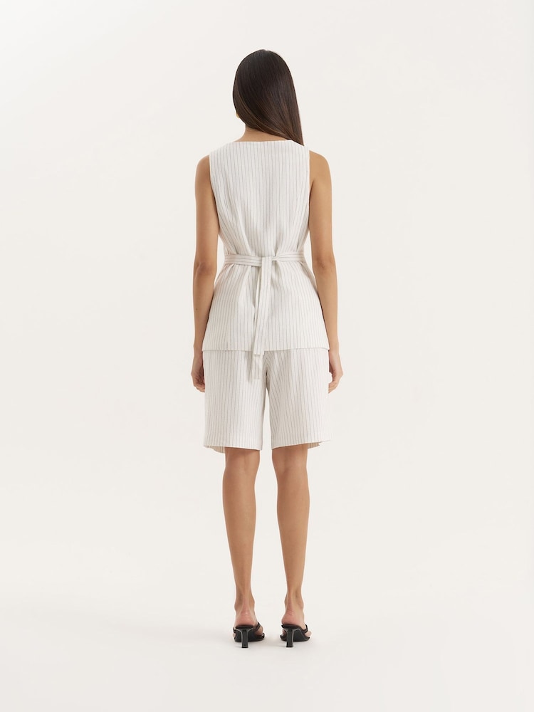 4th & Reckless White Pinstripe Square Neck Waistcoat - Image 2 of 5