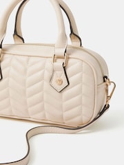 Accessorize Chevron Quilted Cross-Body Handbag - Imagen 3 de 4