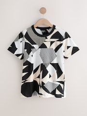 أسود/أبيض رسم - تيشِرت أساسي من القطن الخالص بكُم قصير وحافة رقبة مستديرة - صورة 4 من 6