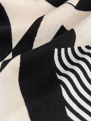 أسود/أبيض رسم - تيشِرت أساسي من القطن الخالص بكُم قصير وحافة رقبة مستديرة - صورة 6 من 6