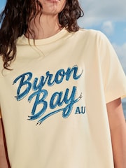 Baironbejas grafika - Smags īsroku T-krekls ar apaļu kakla izgriezumu - Attēls 4 no 7