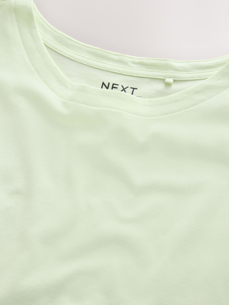 ירוק זוהר - חולצת טי עם שרוול שכמיה - תמונה 2 מתוך 3