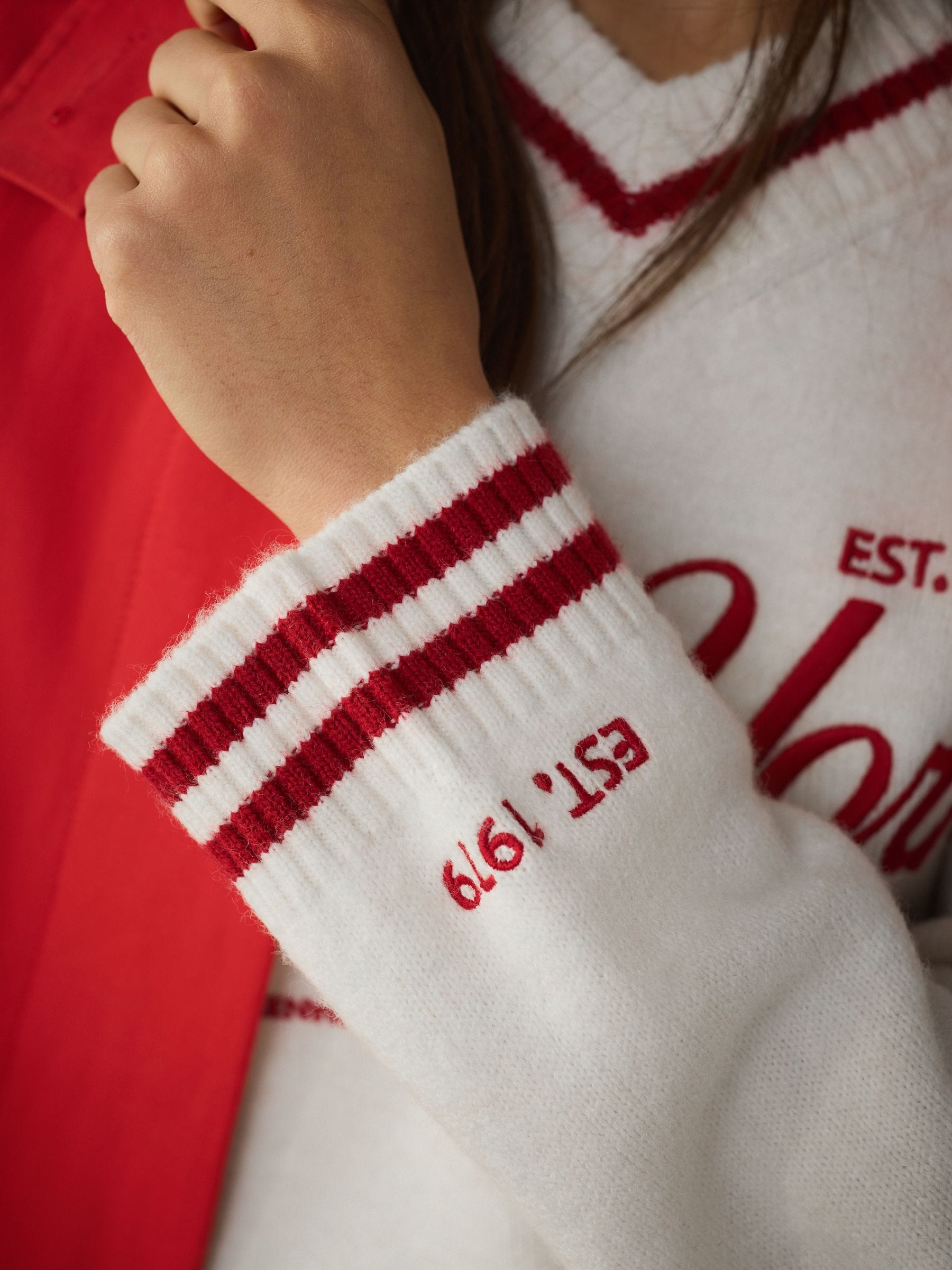 Buy Екрю/Червоний з обробкою - V-Neck Sporty Graphic Jumper With
