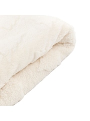 Gallery Home Cream Luxe Christmas Tree Sherpa Throw - Image 4 of 6