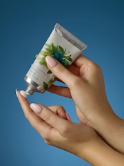 Vanilla Cedar Kew Collection 75ml Hand Cream - Image 2 of 5