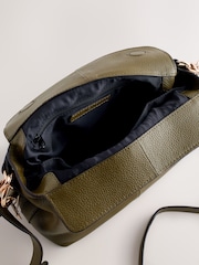 أخضر - Leather Slouchy Cross-Body Bag - صورة 3 من 6