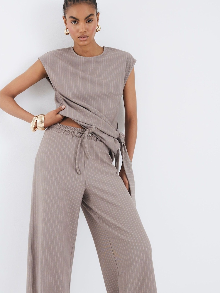 River Island Brown Beige Drawstring Pinstripe Trousers Set - Image 4 of 4